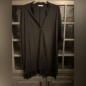 bryn Walker Oversized Black Short Sleeve One Button Tunic Topper